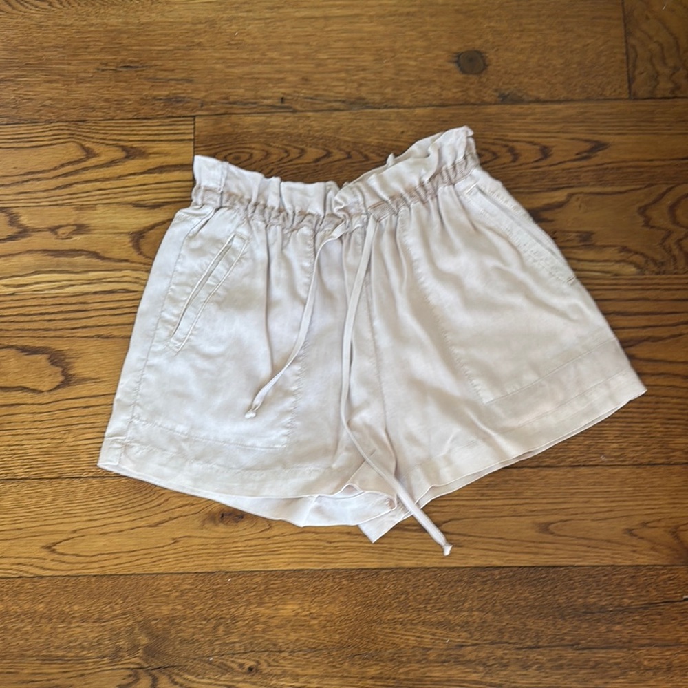 Bella Dahl Cream High Waist Shorts Lightweight Casual